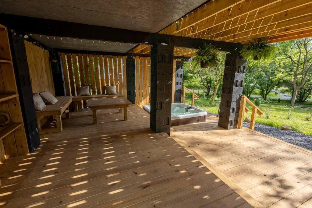 Valhalla Cabins Aframes With Hot Tubs & Sauna Cosby Εξωτερικό φωτογραφία